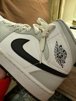 Air Jordan Nike 1 Mid Women’s 8 thumbnail 6