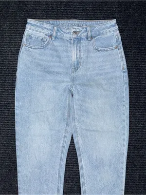 American Eagle Mom Jean Light Blue Wash Strigid Denim Women’s 2 X-SHORT thumbnail 3