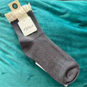 NWT Free People Beloved Waffle Knit Ankle Socks Gray Grey 1 Pair thumbnail 2
