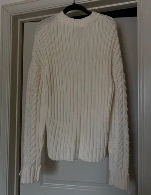 Francesca’s Collections Alya Cream Sweater Size S thumbnail 4