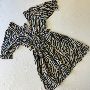 Speed Limit MPH Animal Print Smocked‎ Mini Dress Womens Small Puff Sleeve thumbnail 6