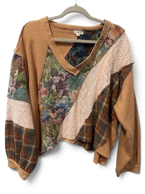 POL Patchwork V-Neck Pullover in Camel & Floral thumbnail 3