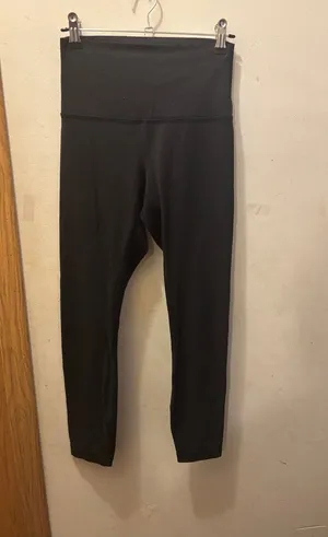 (4) Lululemon leggings thumbnail 1