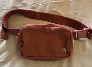 [Lululemon] everywhere belt bag thumbnail 1