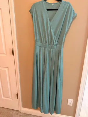 Halara M Seafoam Green Maxi Dress Crossover V-Neck Cap Sleeves Pleated Flowy Ski thumbnail 3