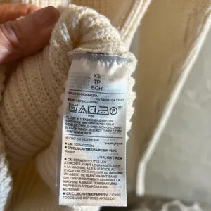 Old Navy Cream and Black Cardigan Sweater with V-Neck and Textured Knit thumbnail 12