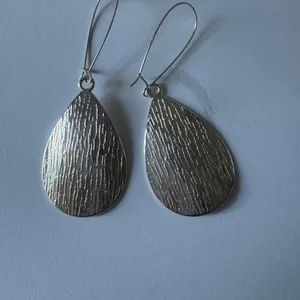 Elegant Silver Teardrop Earrings thumbnail 2