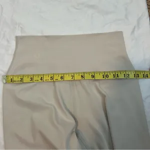 Aritzia Golden LIFE New Cheeky Hi-Rise 7" Short thumbnail 11