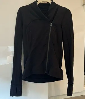 Black lululemon zip up thumbnail 1