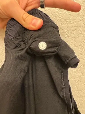 Black Lululemon Hotty Hot 2.5" thumbnail 3