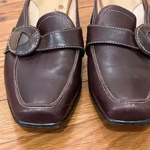 Söfft Women's Leather Loafer Mules with Buckle Detail in Cordovan Brown Size 7. thumbnail 2