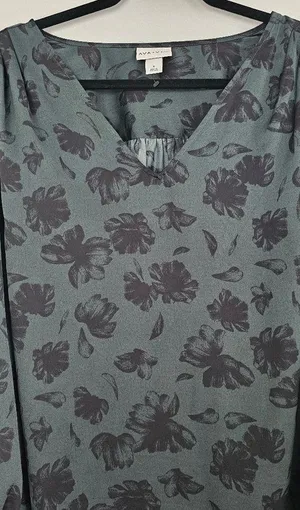 Ava & Viv Hunter green silk blouse w, black floral print. thumbnail 2