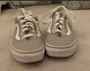 Grey thumbnail 3