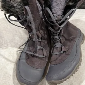 The North Face Women's Nuptse Purna Boot Size 8 Waterproof Faux Fur Gray Suede thumbnail 11