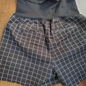 Maternity black shorts size small by a pea in the pod brand new never wo… thumbnail 4