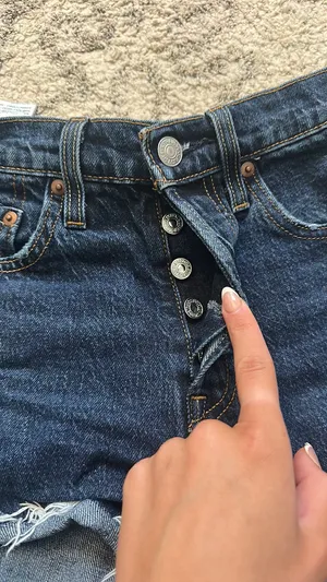 Levi’s 501 Shorts thumbnail 2
