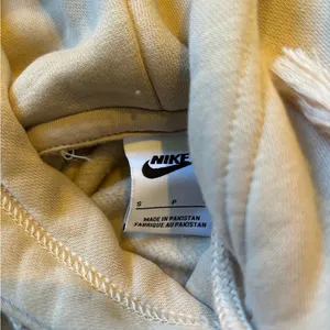 Nike Center Swoosh Hoodie thumbnail 2