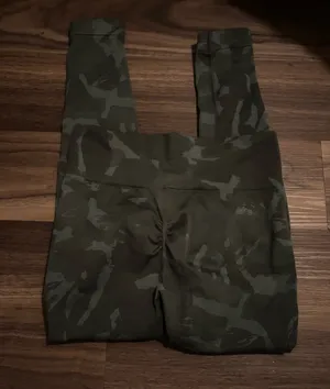 Camo Gymshark Leggings thumbnail 2