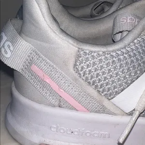 Adidas Cloudfoam Pure‎ Sneakers Women’s Size 4– Gray & White with Pink Accents thumbnail 5