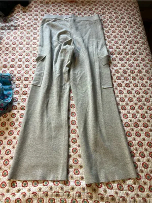 EUC Wilfred Free Gray Cargo Sweatpants size large thumbnail 4