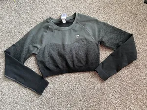 Gymshark Black and Dark Gray Ombre Seamless Crop Sweatshirt thumbnail 1