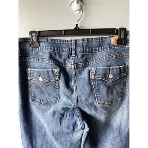 Levis 526 Slender Bootcut Jeans Medium Wash Blue Double Button Mid Rise Denim thumbnail 7