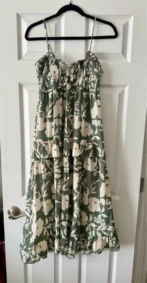 Trixxi Floral Green Midi Dress thumbnail 1