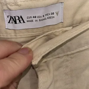 ZARA Wide Leg Cargo Pants in cream NWT thumbnail 4