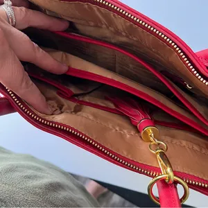 JOY & IMAN Red leather expandable bag thumbnail 3