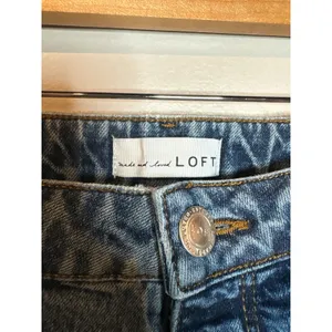 Loft Curvy High Waist Straight Crop jeans thumbnail 4