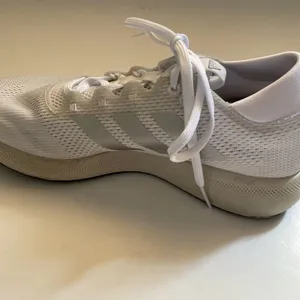 ADIDAS Edge Flex Running Sz 7.5-White and Silver thumbnail 4