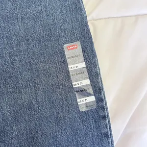 NWT Levi's '94 Baggy Mid Rise Straight Leg Jeans Size 25x31 Loose Hip & Thigh thumbnail 2