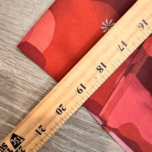 Athleta Pinnacle Red Camo Hoodie Athletic Performance LS Shirt Top XXSmall‎ XXS thumbnail 9