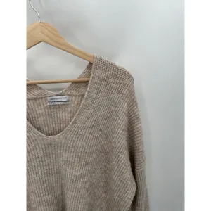 Urban Outfitters Sweater Womens XS Cream‎ Knit Oversized Pullover V-Neck BZ10 thumbnail 3