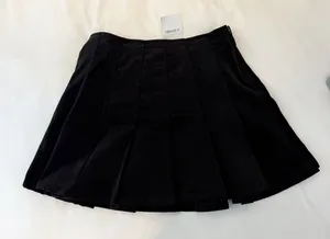 Forever 21 Women’s Black Velvet Pleated Mini Skirt thumbnail 1