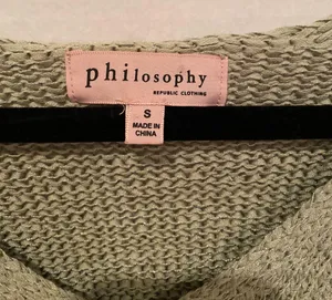 NWOT!  Sweater thumbnail 3