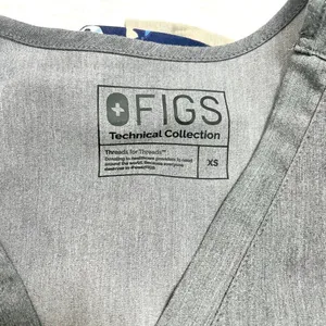 FIGS Clothing Women's Casma Three-Pocket Scrub Top Grey Graphite in Size XS thumbnail 2