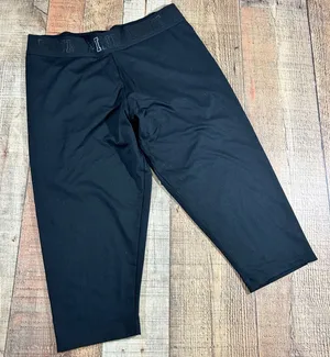 PINK Victoria's Secret Large Black Ultimate Cropped Leggings Capri Gym Workout thumbnail 1