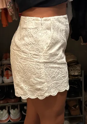 Zara Lace White Shorts thumbnail 2