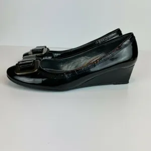 Stuart‎ Weitzman Wedge Heels 5.5 Black Patent Leather Silver Bow Office Career thumbnail 4