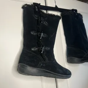 White Mountain Black leather Suede Faux Fur Lined Mongolian style Winter Boot thumbnail 9