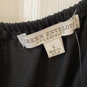 Green Envelope Women’s Top size L length 27” bust 38” color black thumbnail 2