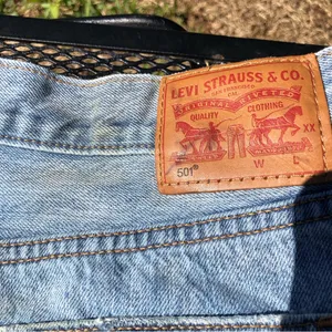 Levi's | 501 Button Fly Distressed Cut Off Short Size 33 100% Cotton thumbnail 6