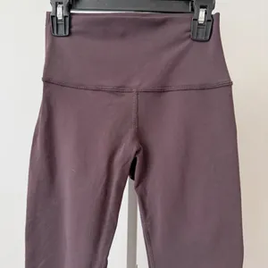 Alo Yoga sz S High‎ Waist Airbrush Legging Plum 7/8 Length Workout Athletic thumbnail 3