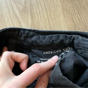American Eagle Black Mom Straight Jean thumbnail 6