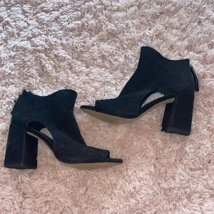 Gianni Bini Black Suede Peep Toe Booties thumbnail 4