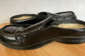 UGG Classic Clog Slip On Black Leather Size 8 thumbnail 1
