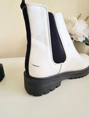 SheIn White Chelsea Boots with Black Sole thumbnail 6