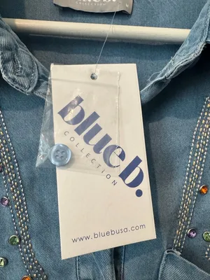 Blue B Chambray Embroidered Tunic Shirt Size Medium Rhinestone Studded Western thumbnail 8