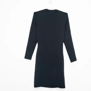 Alice & Olivia - Estelle Twist Detail‎ Body-con Dress. thumbnail 3